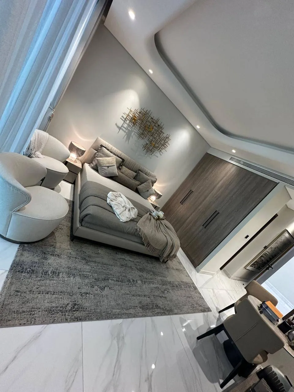 اسکای هیلز آسترا  سرمایه‌گذاری لوکس کنار مترو دبی